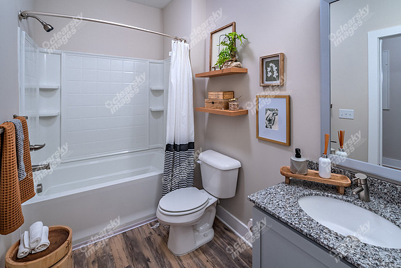 1002-s-pointe-int5784
