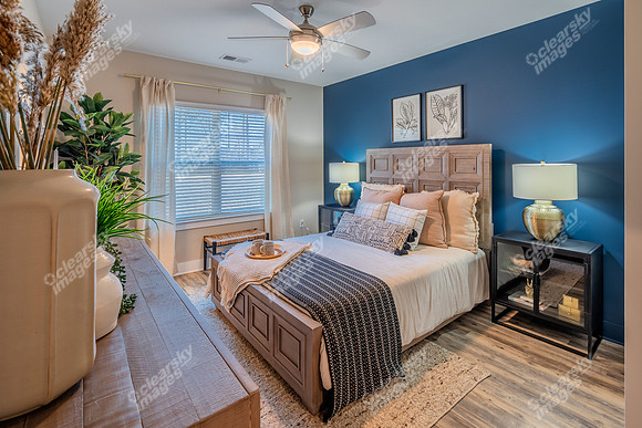 1002-s-pointe-int5827