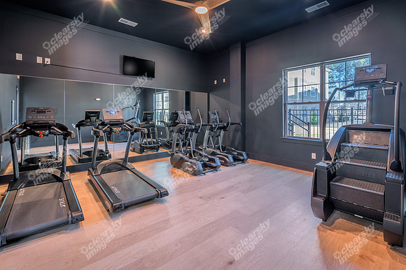 1002-s-pointe-int5930