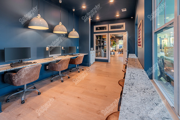 1002-s-pointe-int6036