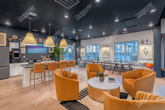 1002-s-pointe-int6091