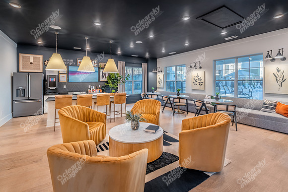 1002-s-pointe-int6116