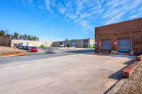 8665-w-market-ext6333