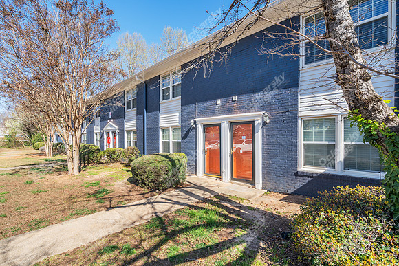 201-e-blackstock-ext6730