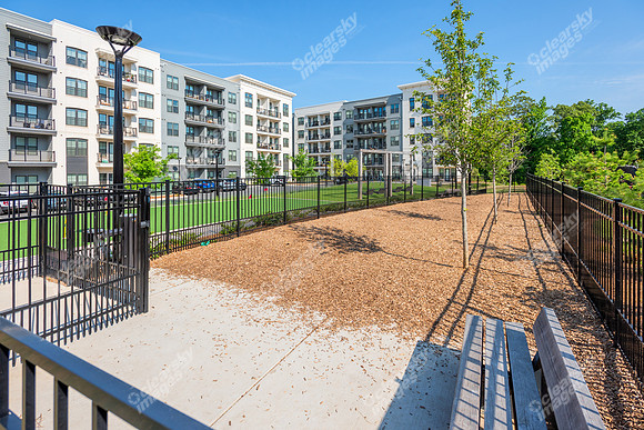 536-w-tremont-ext2972