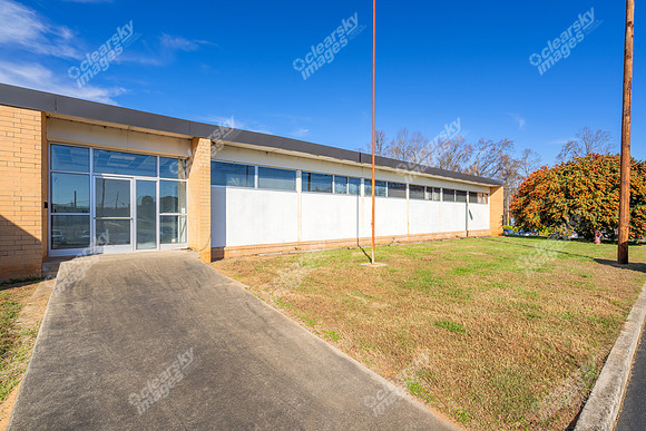 1335-isley-ext2824