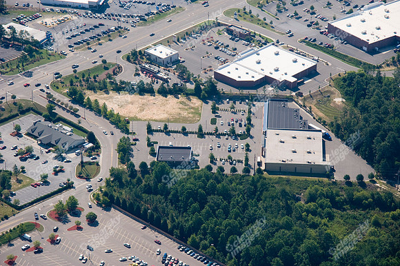 southern-pines-shopping-air-0711-806