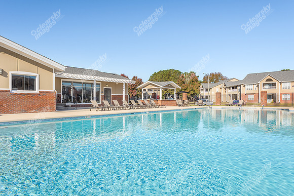 2221-hyde-ext-2284