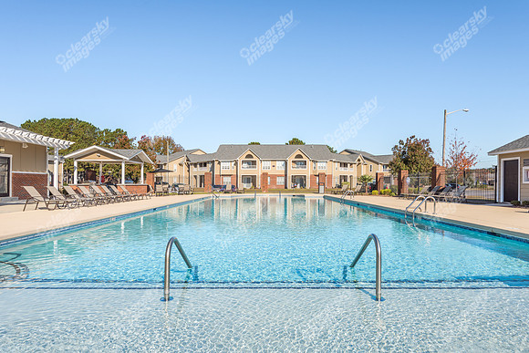 2221-hyde-ext-2266