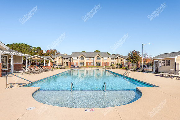 2221-hyde-ext-2236