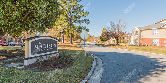 2221-hyde-ext-2524b