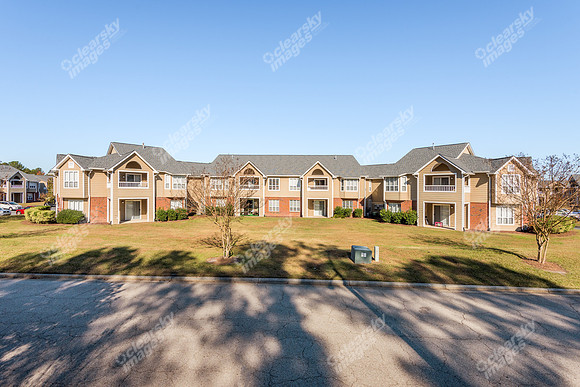 2221-hyde-ext-2548