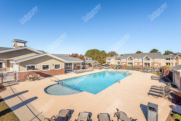 2221-hyde-ext-2263