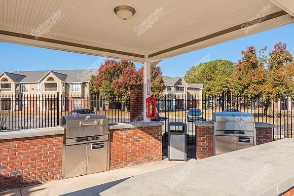 2221-hyde-ext-2191
