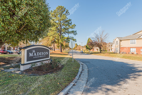 2221-hyde-ext-2524