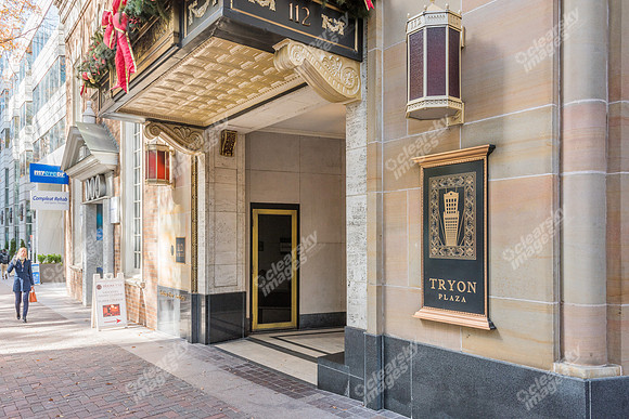112-s-tryon-ext-6807