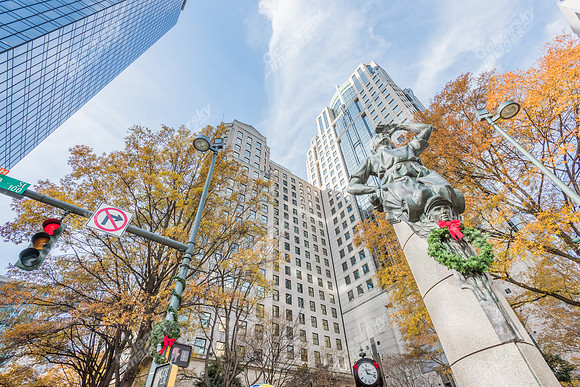 112-s-tryon-ext-6849
