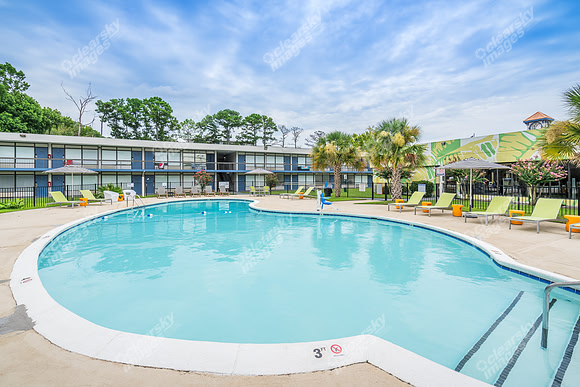 4903-market-ext23148