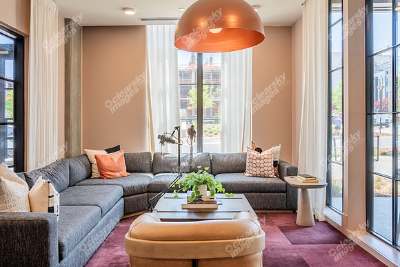 536-w-tremont-int3493