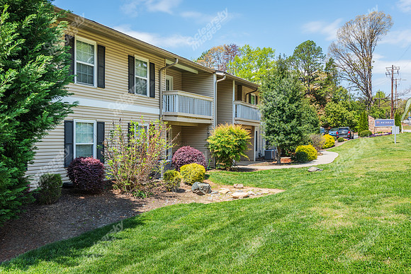 1606-pinecroft-ext2196