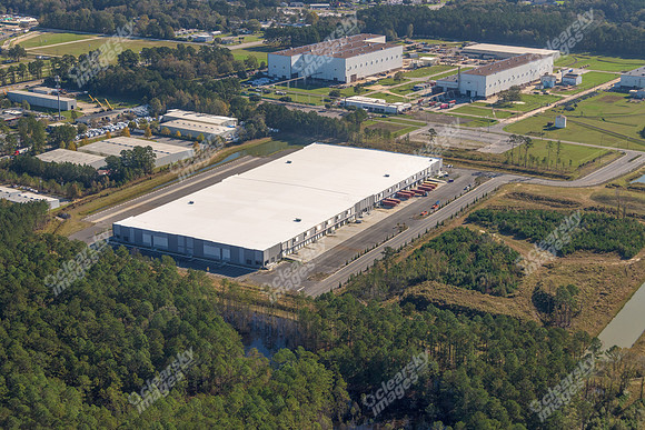 8060-commerce-air-7437
