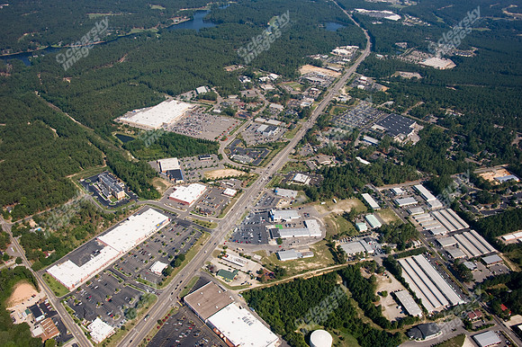 southern-pines-shopping-air-0711-815