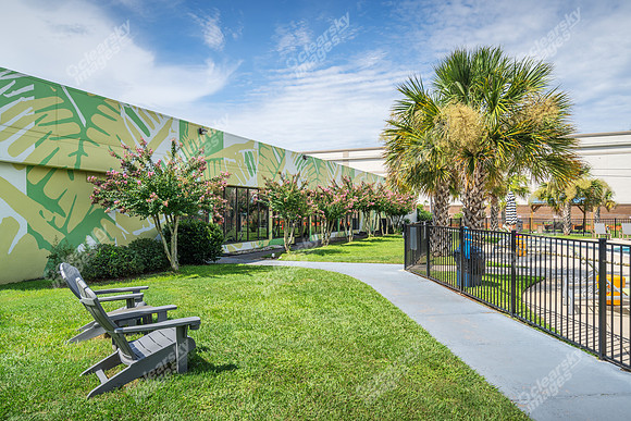 4903-market-ext22893