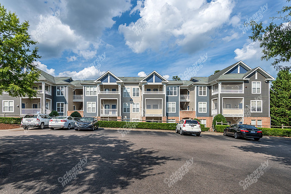 200-edinborough-ext5009