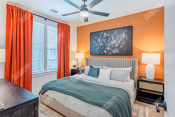 536-w-tremont-int3758