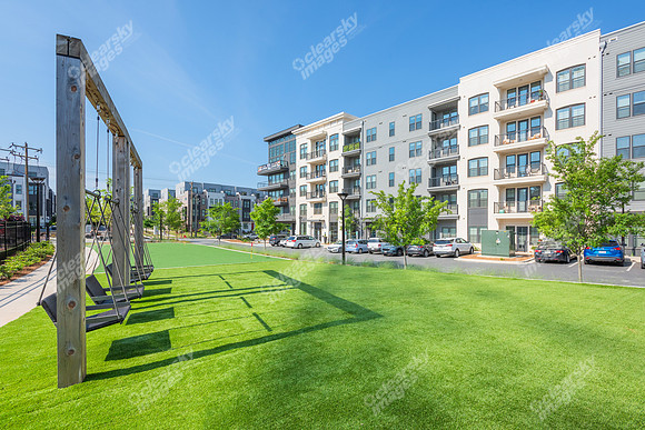 536-w-tremont-ext2939