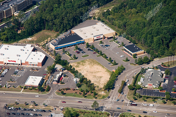 southern-pines-shopping-air-0711-824