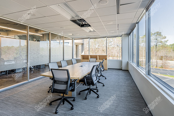 5520-capital-center-int-0408