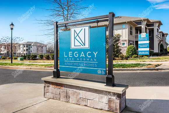 121-village-green-ext-7691