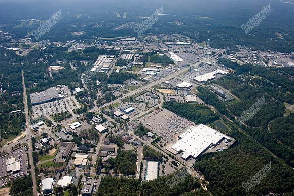 southern-pines-shopping-air-0711-803