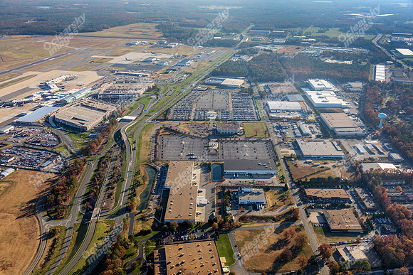airport-center-112114-2833