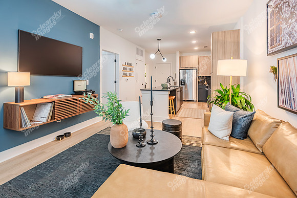 536-w-tremont-int3753
