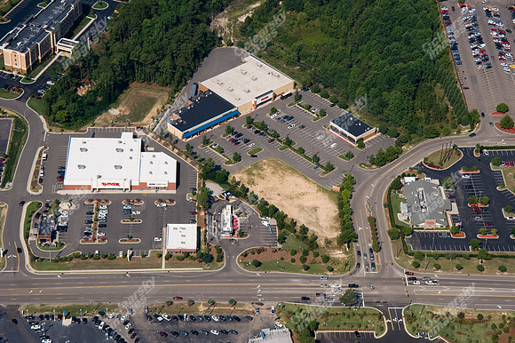 southern-pines-shopping-air-0711-785