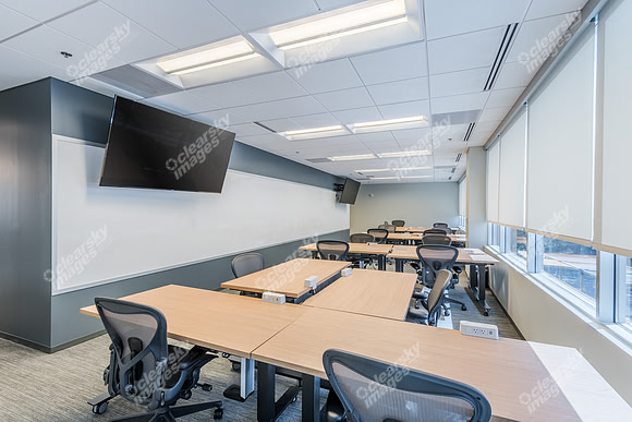 5520-capital-center-int-0568