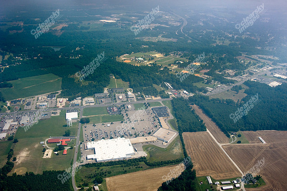 clinton-shopping-air-0711-926