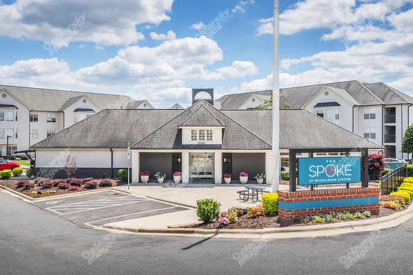 8340-n-tryon-ext24252