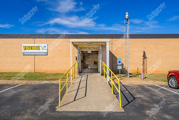 1335-isley-ext2818