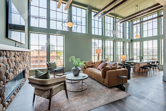 536-w-tremont-int3573