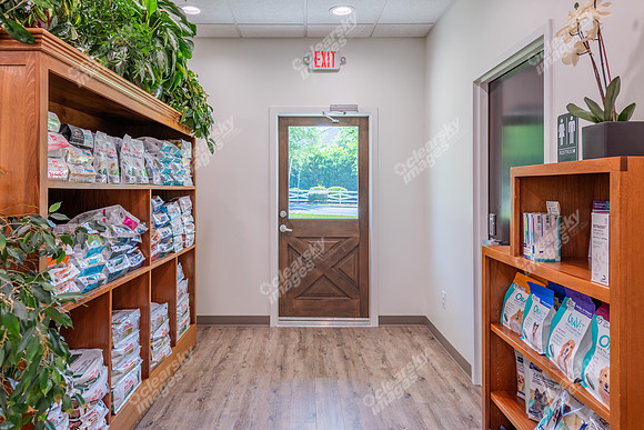 CarolinaPetsAnimalHospital_Retail_Area431