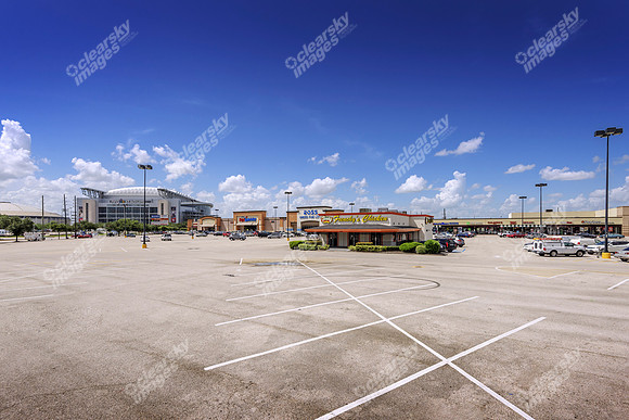 shops-3-corners-ext-4690