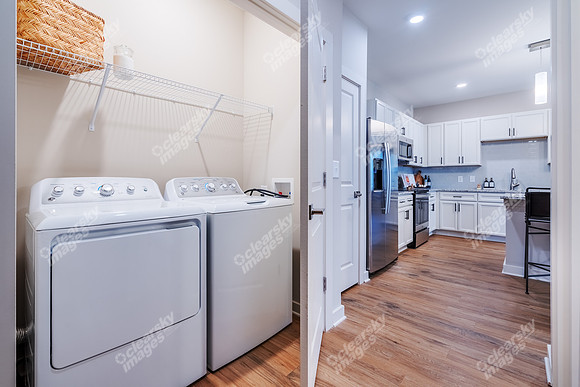 1700-red-grove-int1105