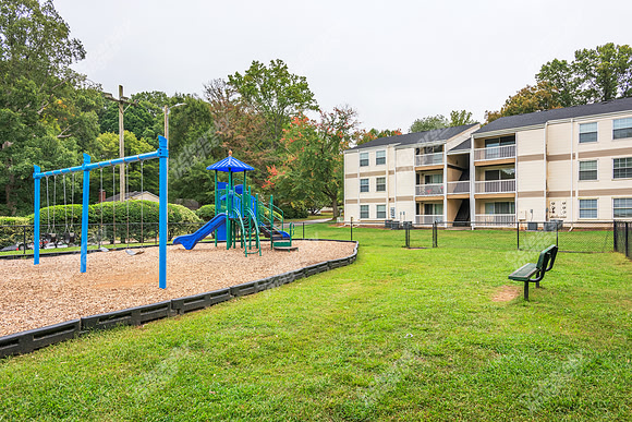 5518-w-market-ext0215