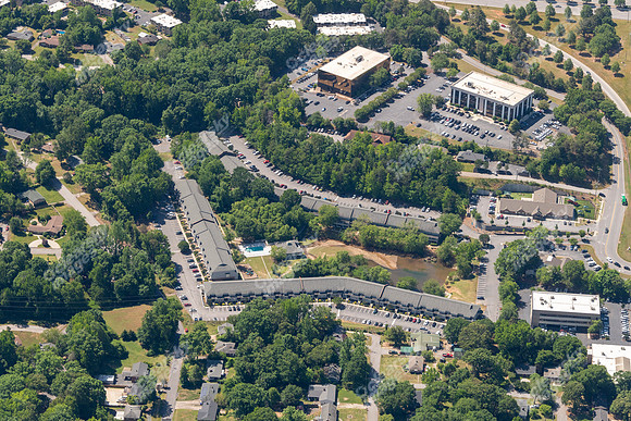 ivy-lakeside-air-8789