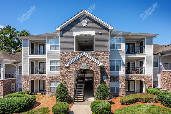 7030-parkway-ext0418