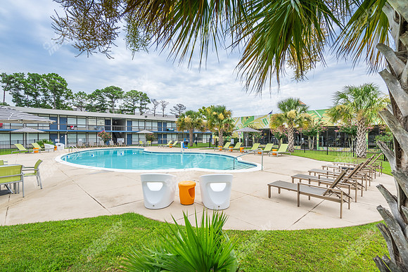 4903-market-ext23115