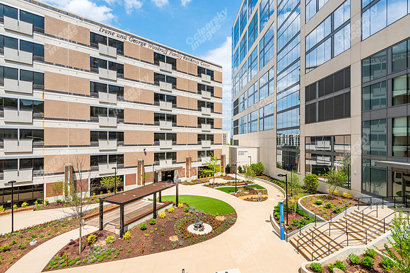 2060-peachtree-ext5859